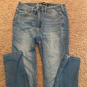 hollister jeans. high rise super skinny